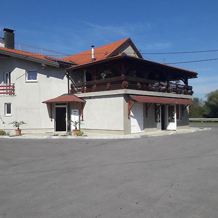 Guesthouse Kod mosta Karlovac Extérieur photo