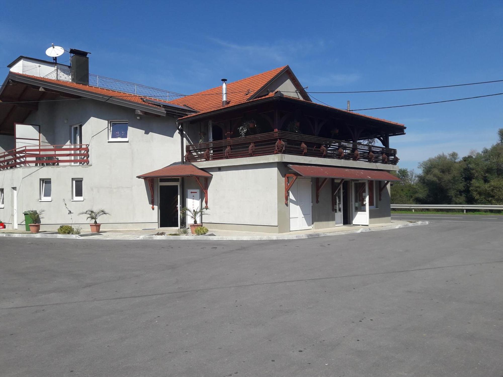 Guesthouse Kod mosta Karlovac Extérieur photo