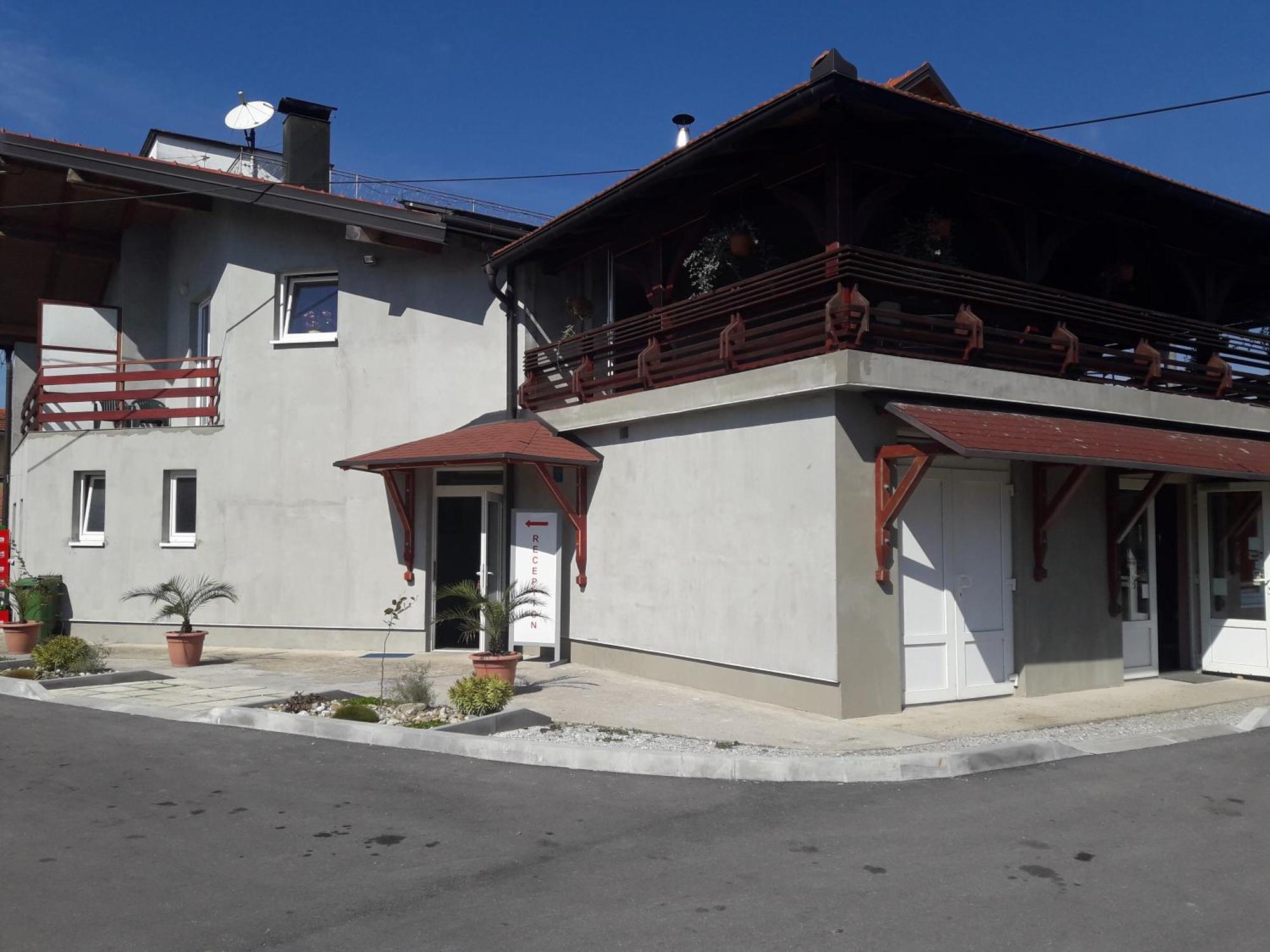 Guesthouse Kod mosta Karlovac Extérieur photo