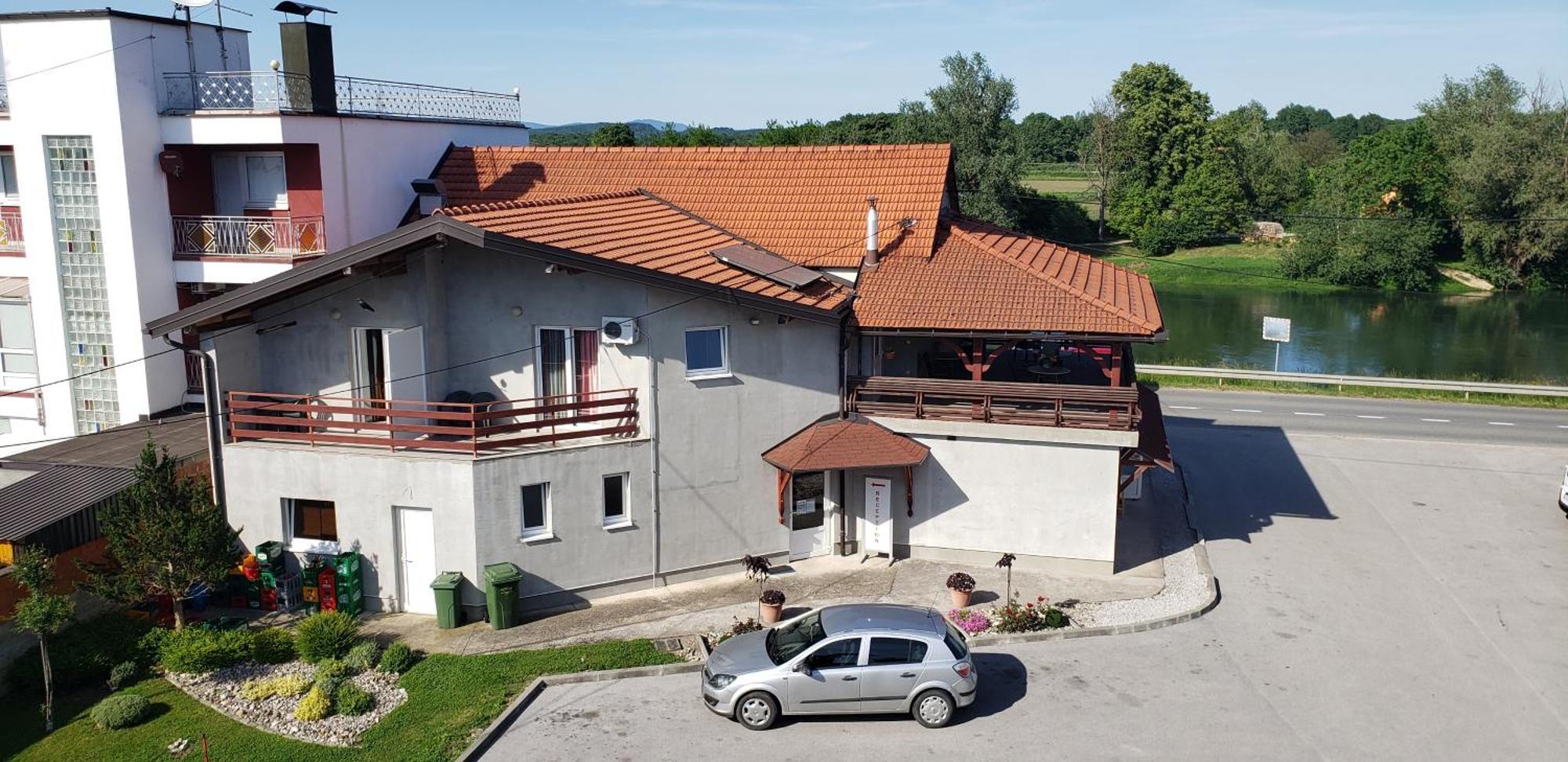 Guesthouse Kod mosta Karlovac Extérieur photo